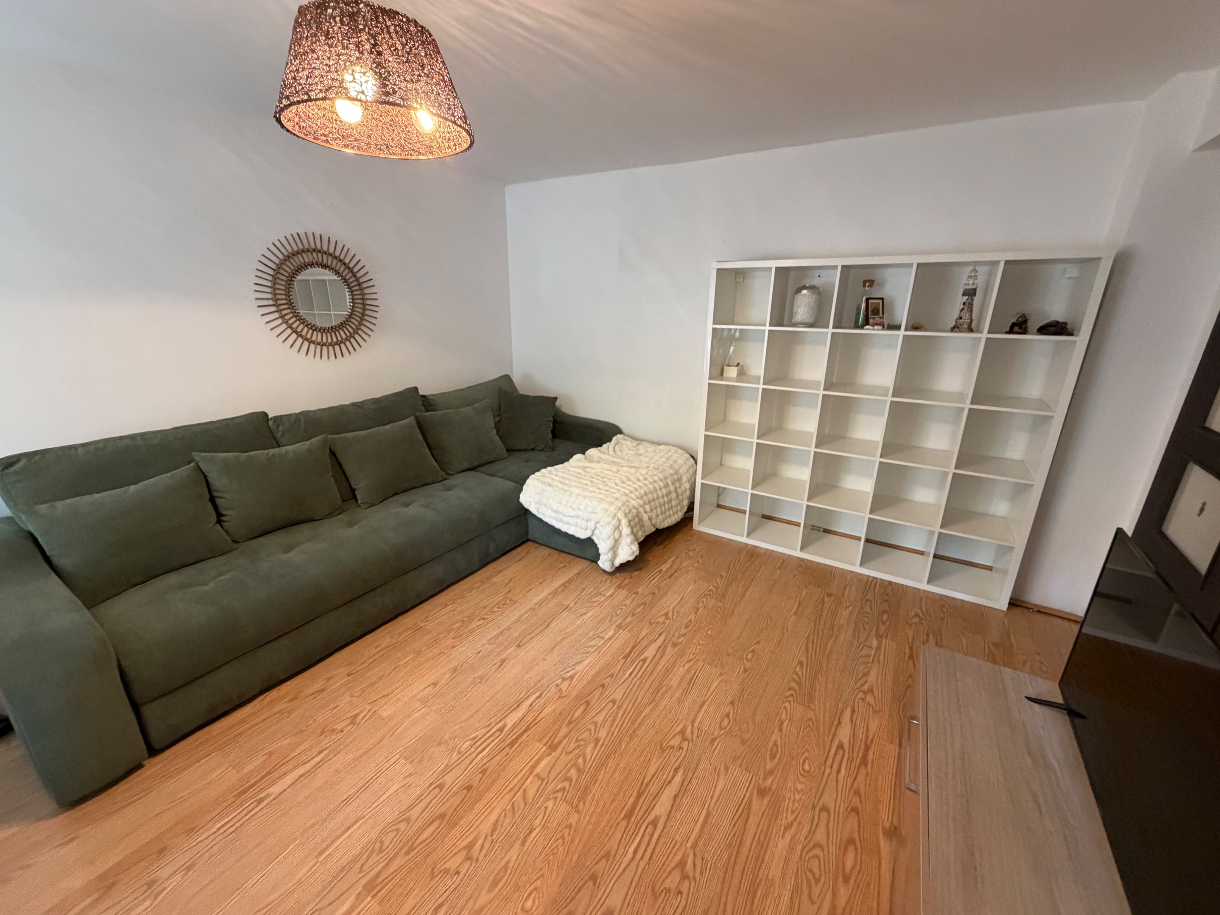 Apartament 2 Camere Spațios Drumul Sării Bloc Solid 1983 Reabilitat — Drumul Sarii